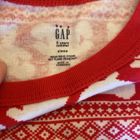 Gap size 5 Christmas pajamas bundle. Three set in great condition. - Picture 4 of 7